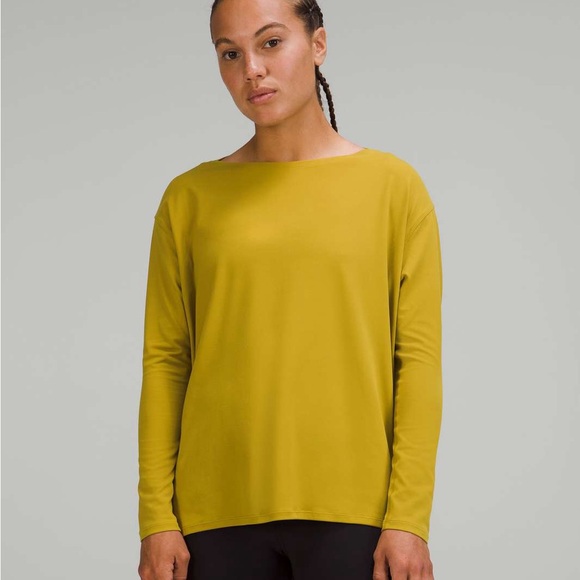 Lululemon Athletica back in action  Nulu Long Sleeve Top 10 NEW - Picture 4 of 11
